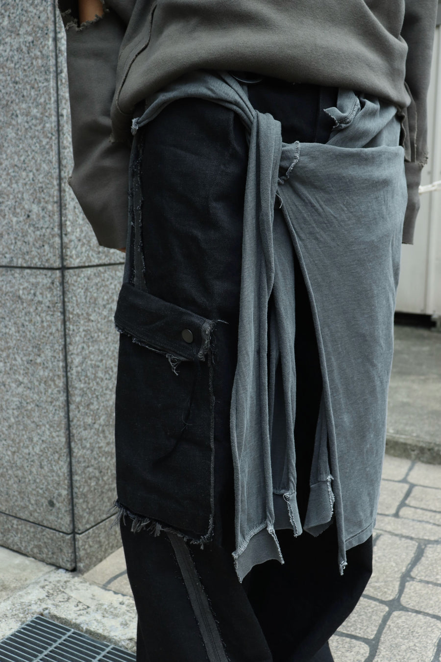 MINUS  Slash Seam Twist Cargo Jeans With Wrapped