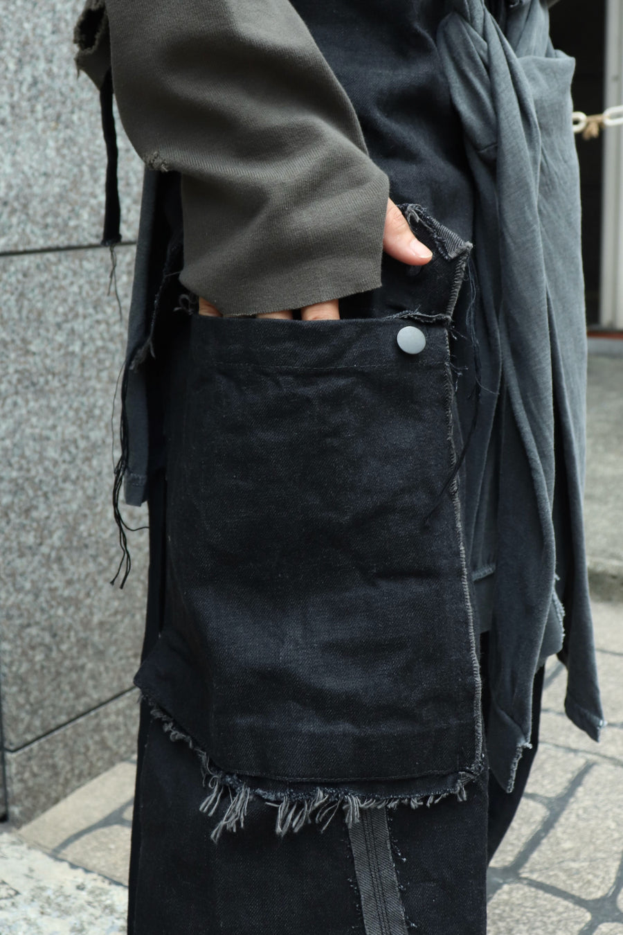 MINUS  Slash Seam Twist Cargo Jeans With Wrapped