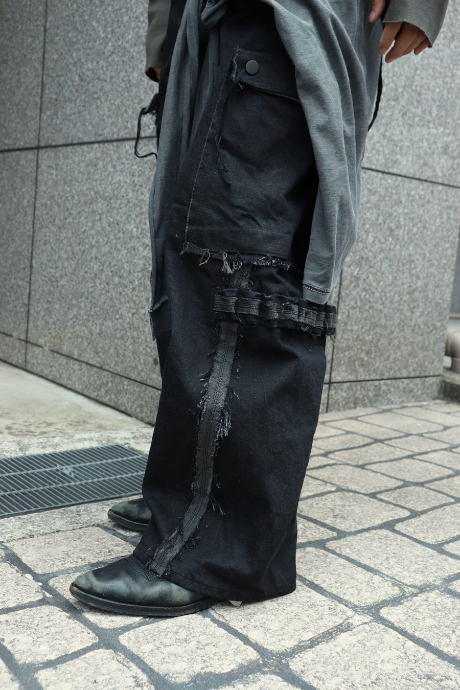 MINUS  Slash Seam Twist Cargo Jeans With Wrapped