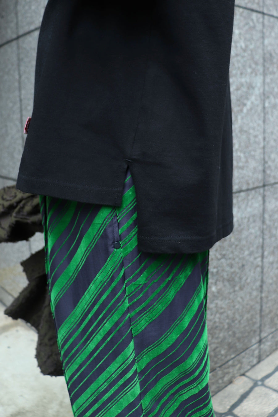 LEH  2025aw Contemporary Big Size Slit T-SH(BLACK)