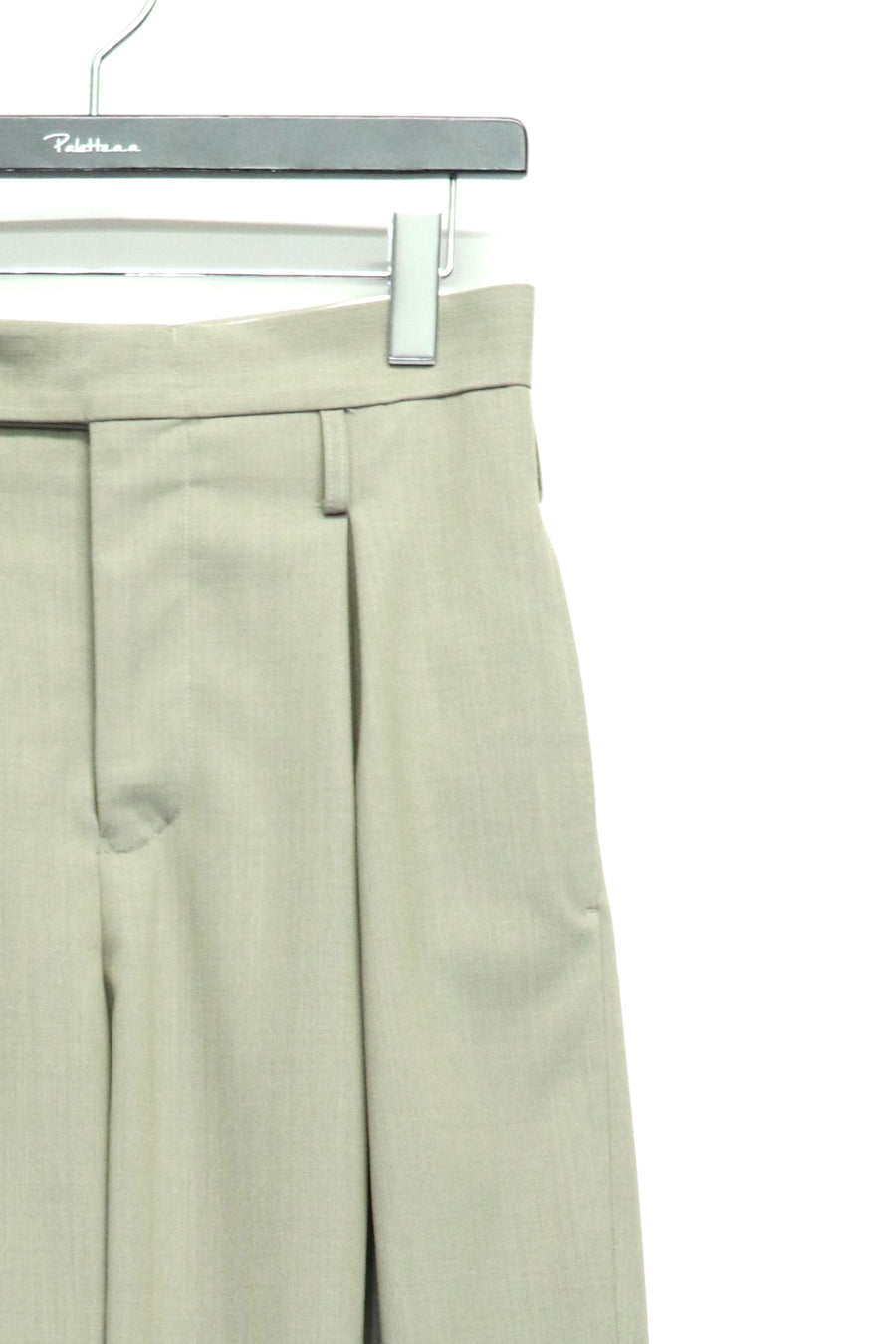 SOSHIOTSUKI(ソウシオオツキ)のDOUBLE INVERTED TUCK TROUSERS BEIGEの