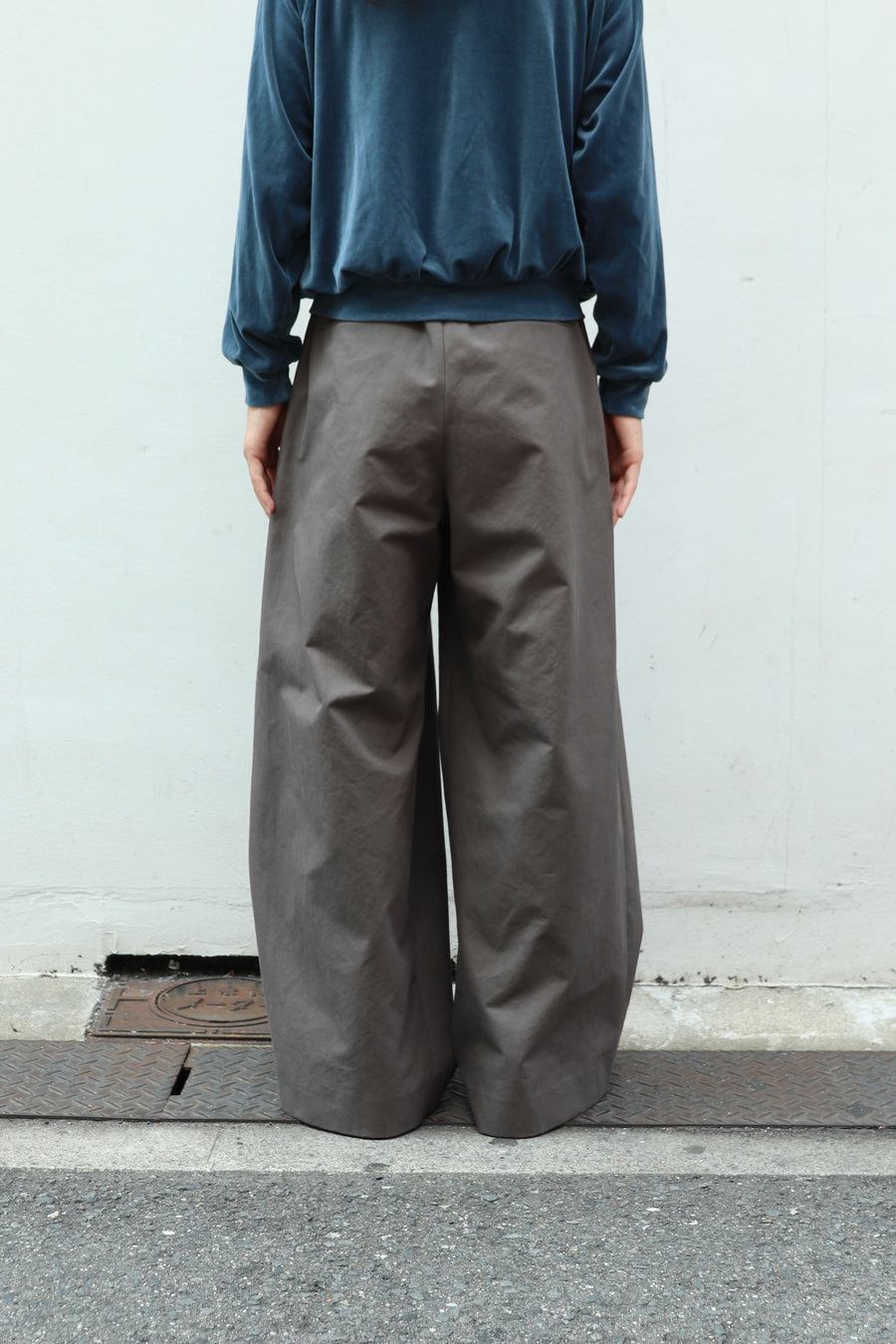 SOSHIOTSUKI(ソウシオオツキ)のEIGHT TUCK HIGH WAIST TROUSERS