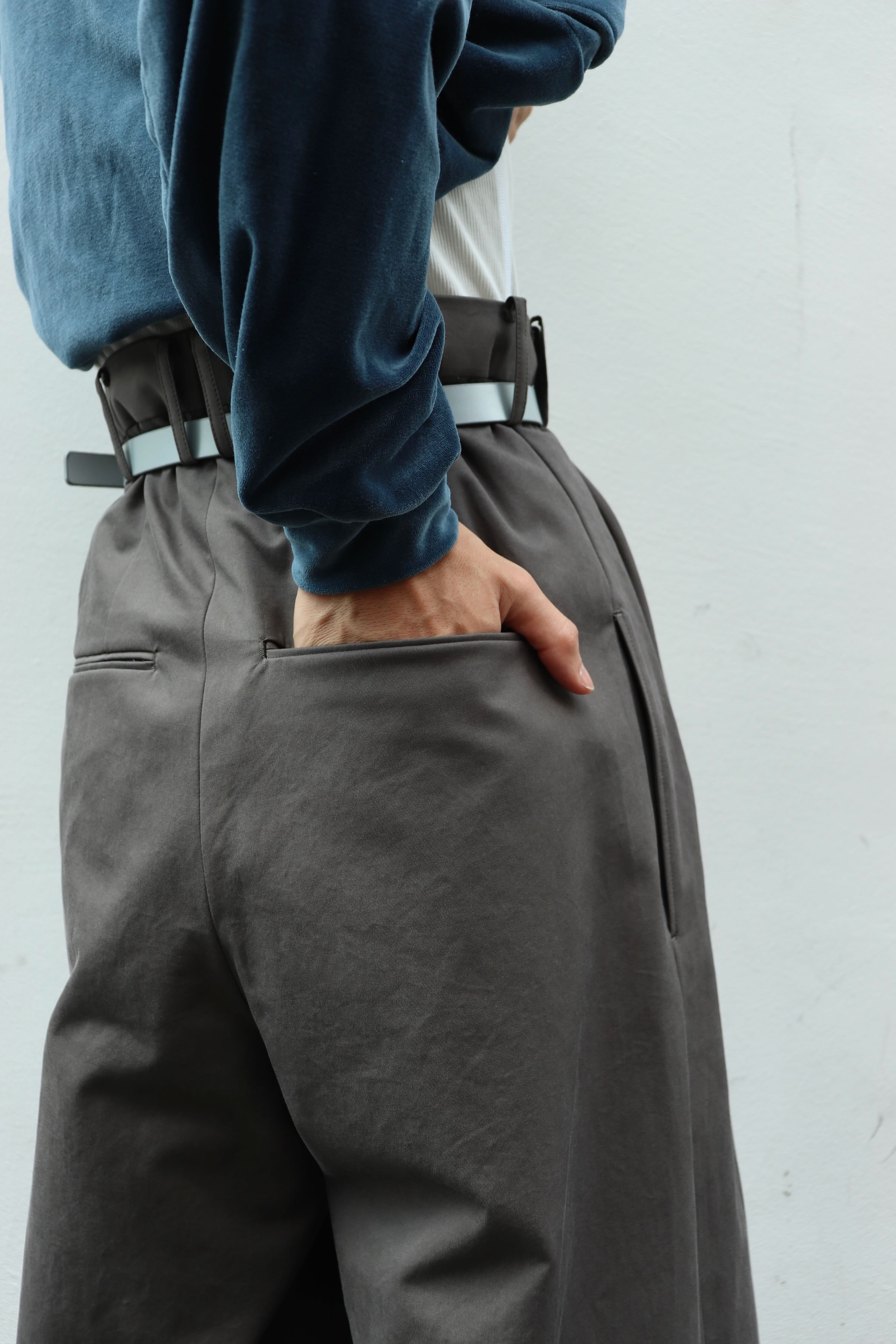 SOSHIOTSUKI(ソウシオオツキ)のEIGHT TUCK HIGH WAIST TROUSERS