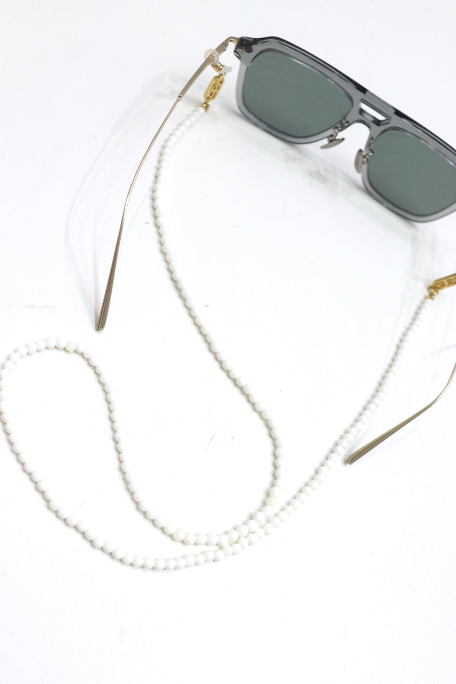 SOSHIOTSUKI  JUZU GLASSES CHAIN(WHITE)