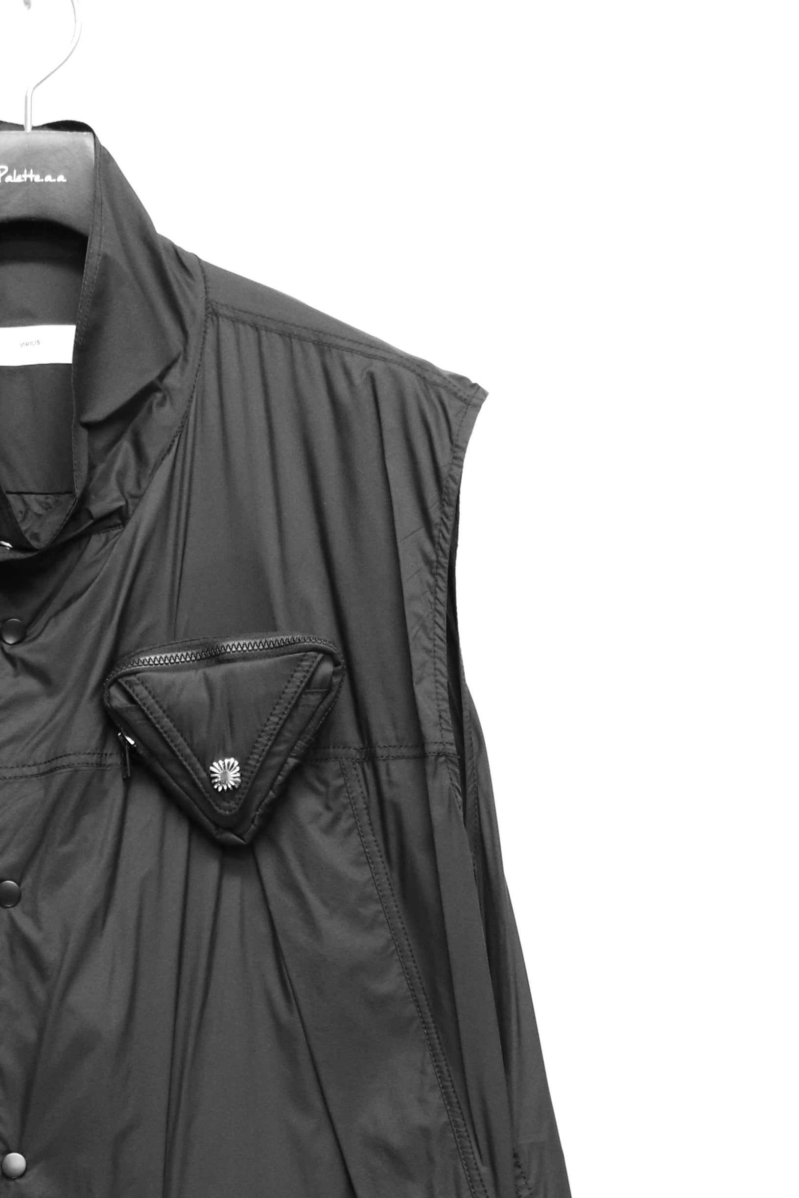 TOGA VIRILIS(トーガ ビリリース)のRipstop vest BLACKの通販｜PALETTE
