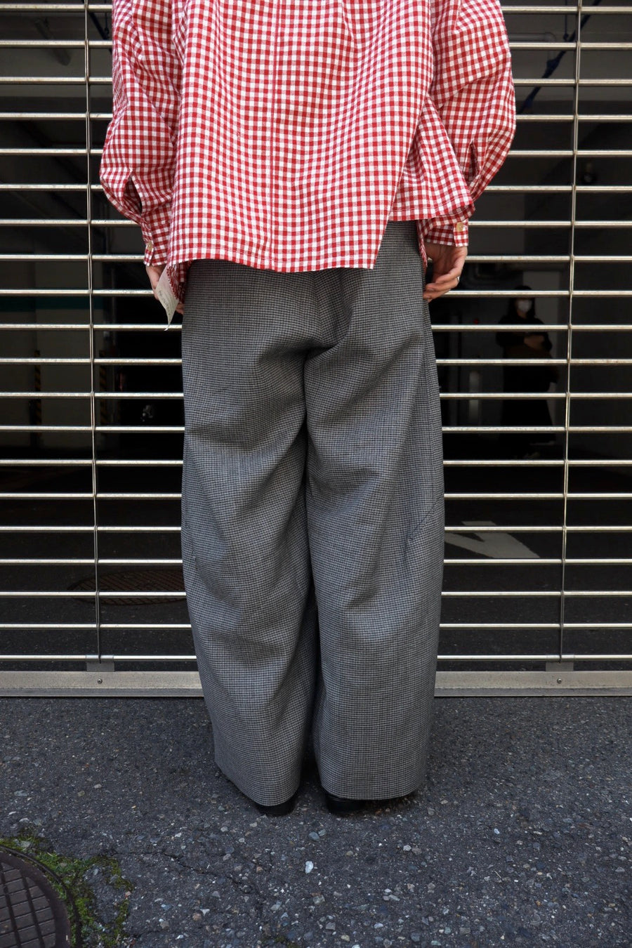 NAMESAKE(ネイムセイク)のLANKA PLEATED WIDE TROUSERS PLUME GRAYの