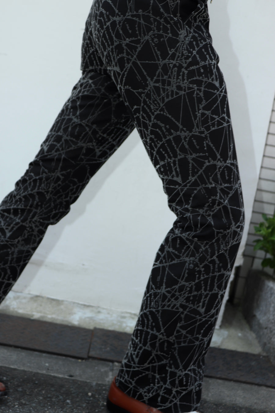 MASU  FLOCKY WEB FLARE PANTS(BLACK)