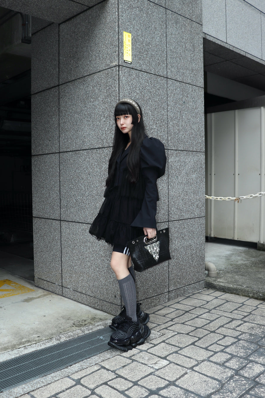 KAGARI YUSUKE  黒壁 クラッチショルダー (スタッズ) ※受注品