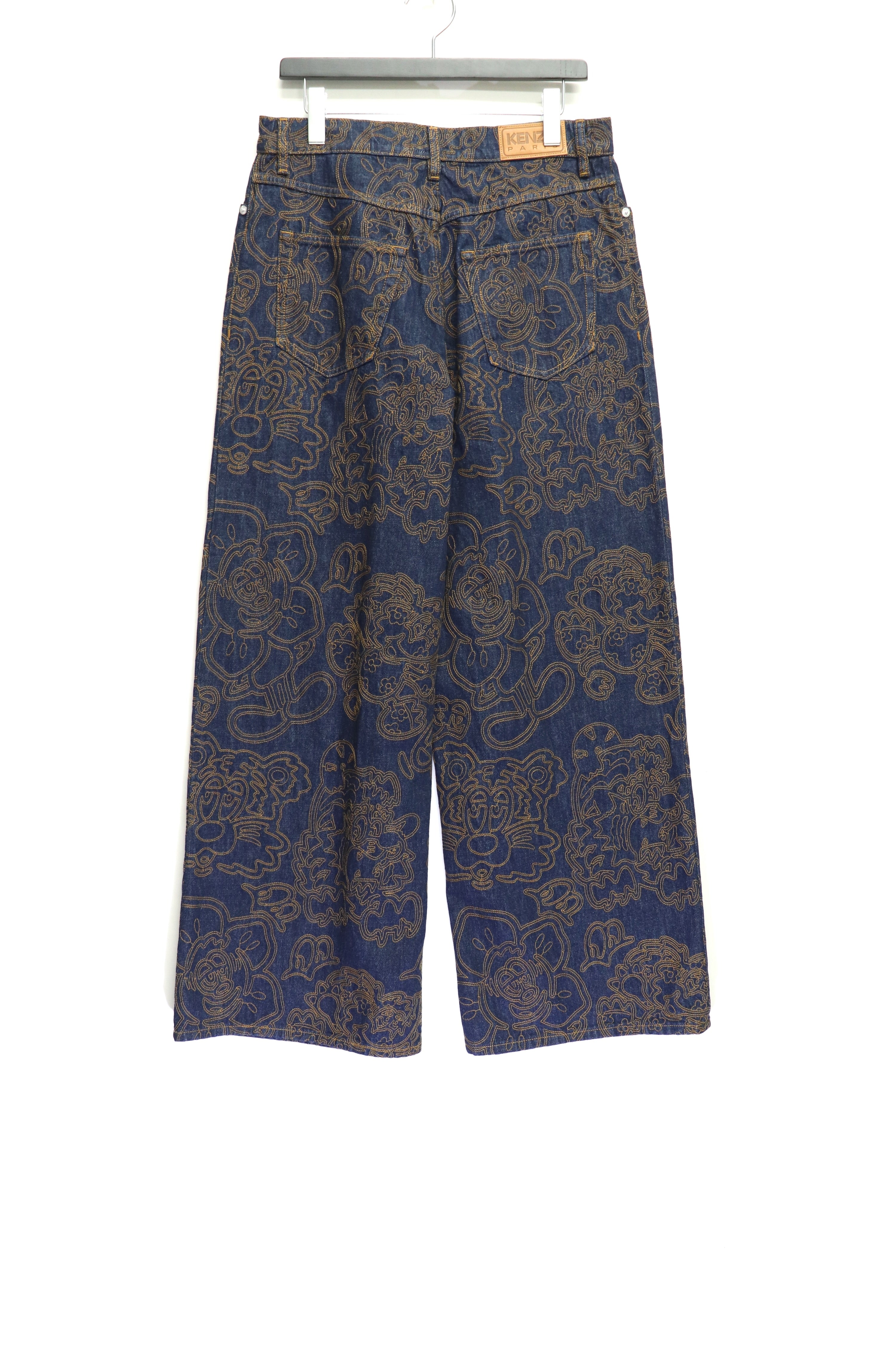 REVERIE 200 × 50+6 IMG_9757_e5a366b3-69b5-4523-