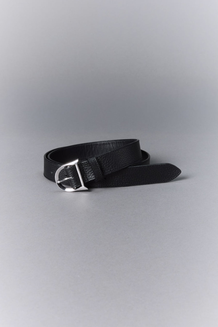 MASU(エムエーエスユー)のARROW BUCKLE LEATHER BELT BLACKの通販