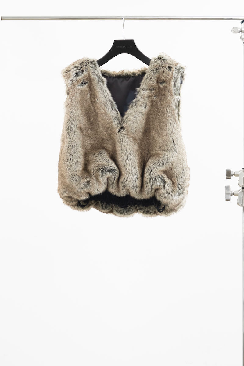 Fake White Drawstring SOSHIOTSUKI's Drawstring Fake FUR VEST mail order | Palette Art Alive ...