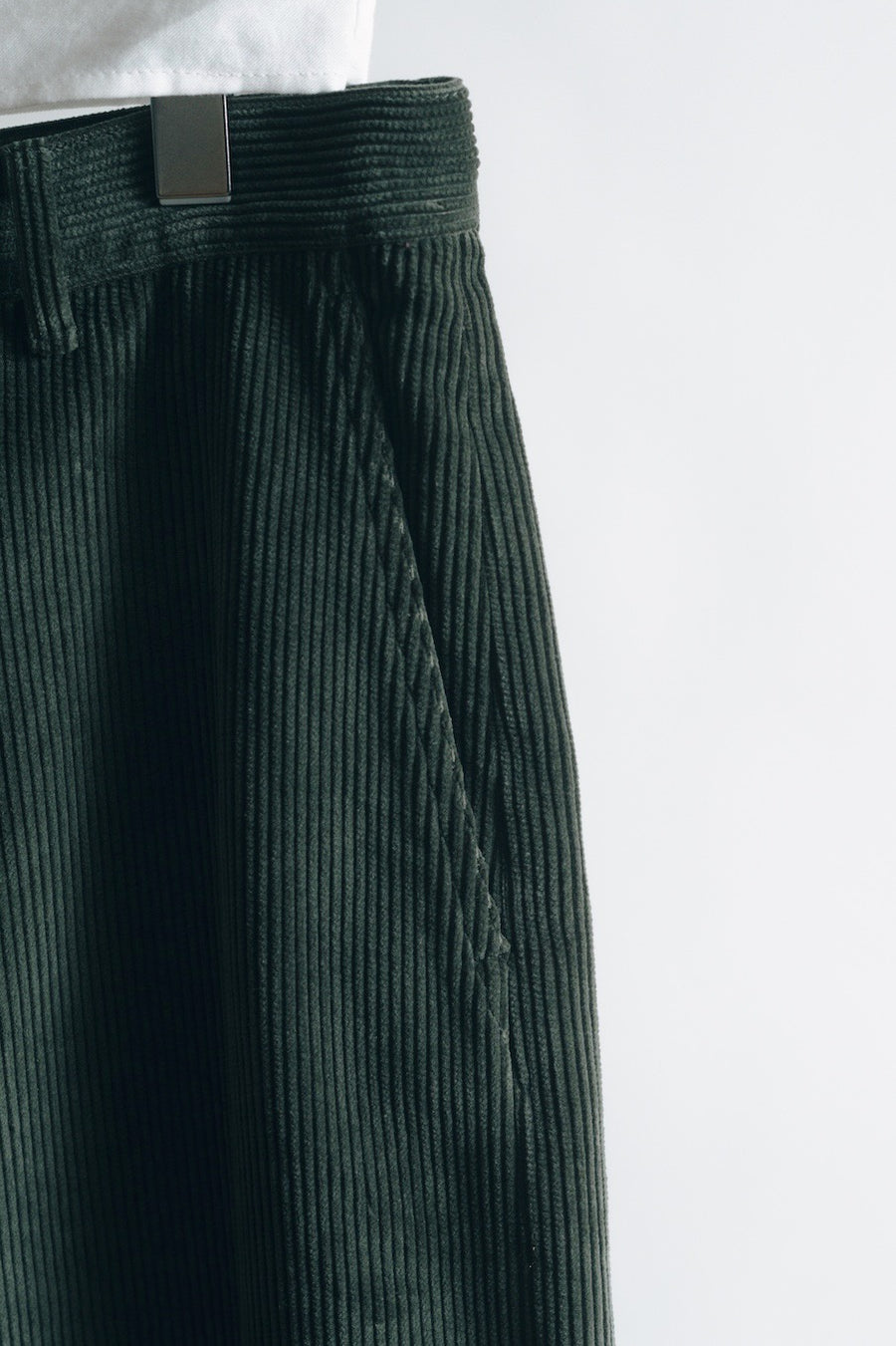 SOSHIOTSUKI(ソウシオオツキ)のDOUBLE BELTLOOP CORDUROY PANTS