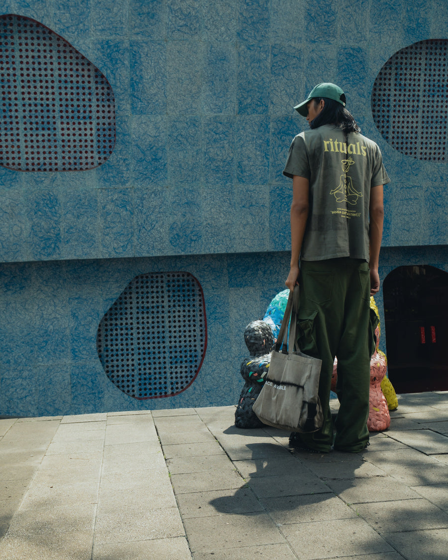 SPACE AVAILABLE  RITUAL TEE(BLACK)