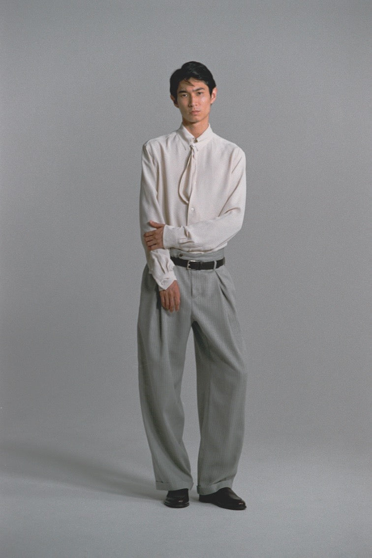 SOSHIOTSUKI(ソウシオオツキ)のDOUBLE INVERTED TUCK TROUSERS LIGHT