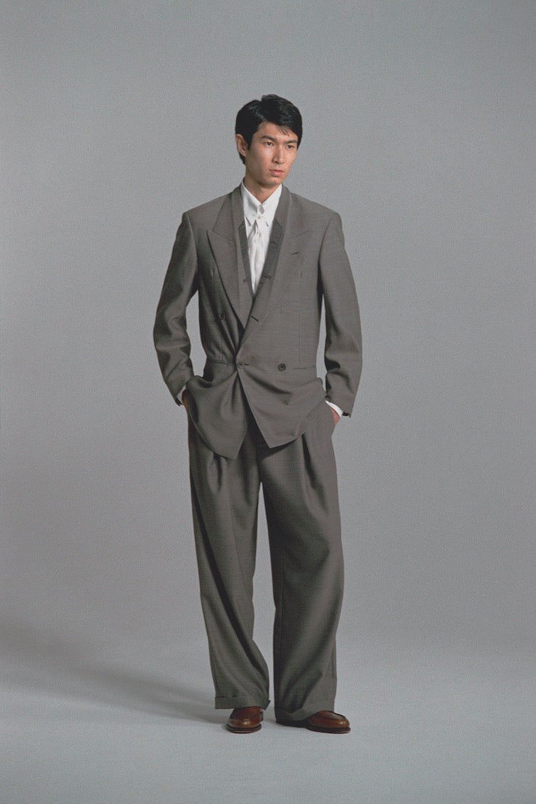 SOSHIOTSUKI(ソウシオオツキ)のDOUBLE INVERTED TUCK TROUSERS GRAYの