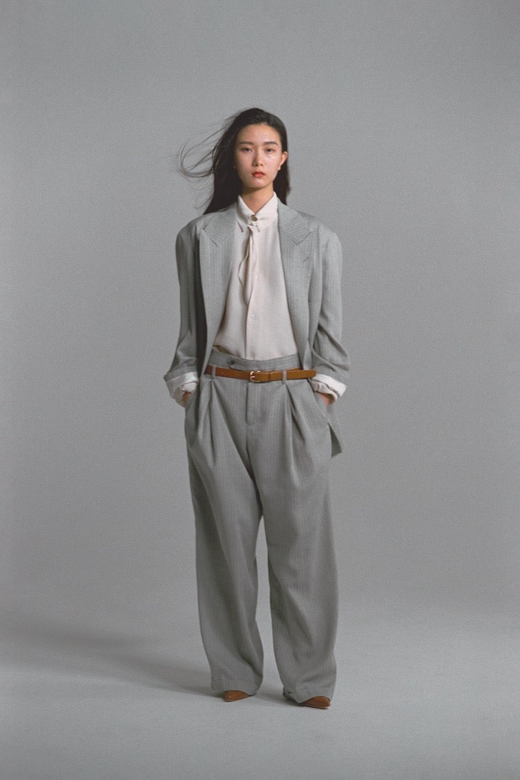 SOSHIOTSUKI(ソウシオオツキ)のDOUBLE INVERTED TUCK TROUSERS LIGHT