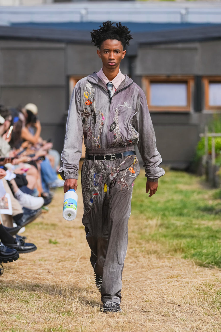 doublet(ダブレット)のEMBROIDERED CHAIN TRACK PANTS CHACORLの通販