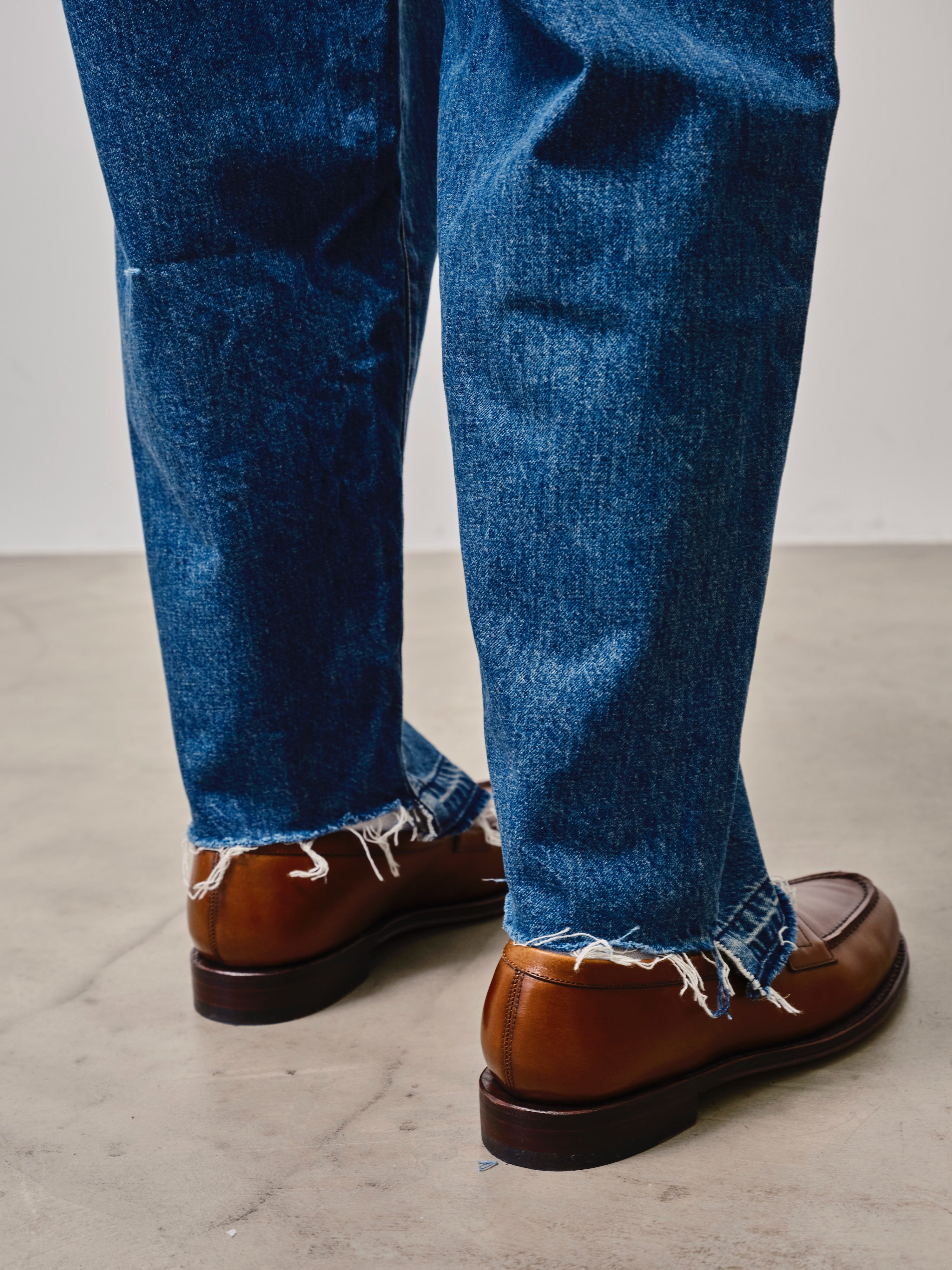 SOSHIOTSUKI(ソウシオオツキ)のDRAPE POCKET TUCKED DENIM DAMAGE