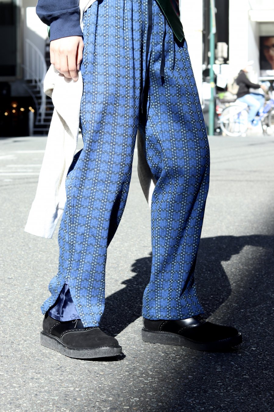 MASU(エムエーエスユー)のJACQUARD CHECK PANTS-BLUE(パンツ)の通販 