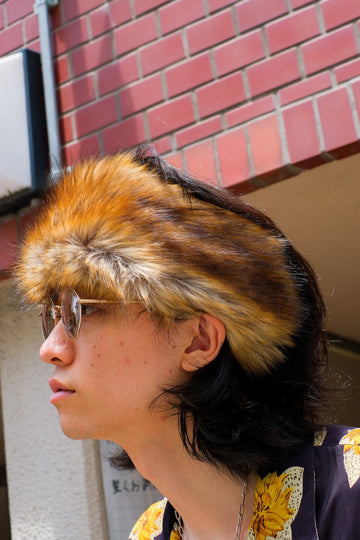 TOGA VIRILIS  Fake fur hand accessory(BEIGE)