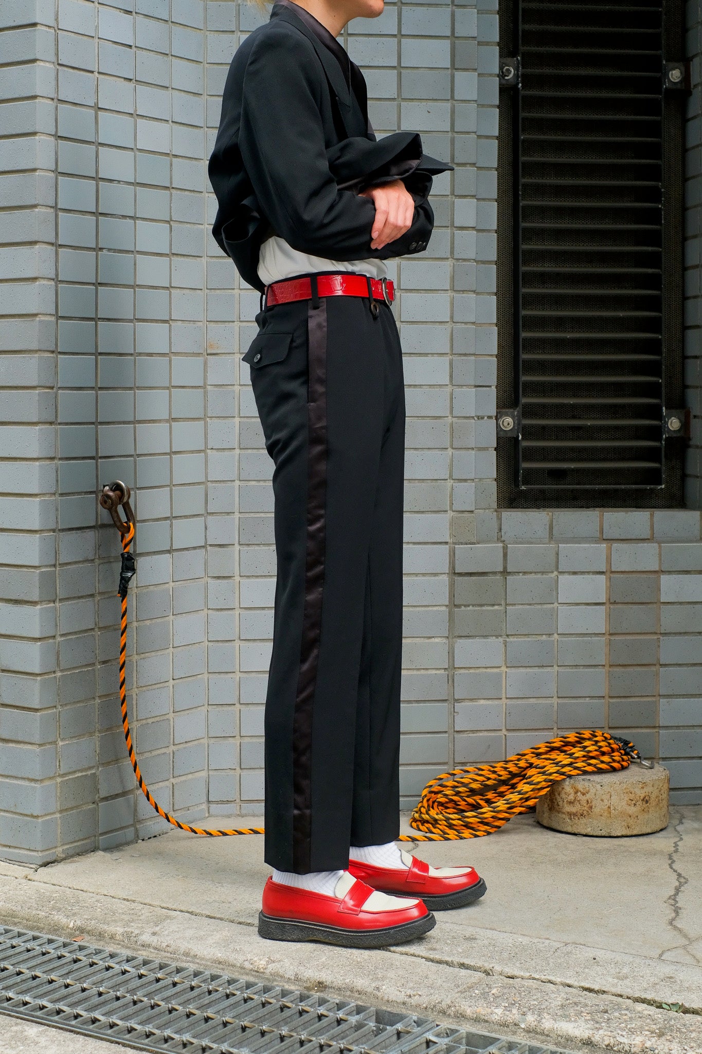 SOSHIOTSUKI SIDE STRIPE SLIM PANTS(BLACK)