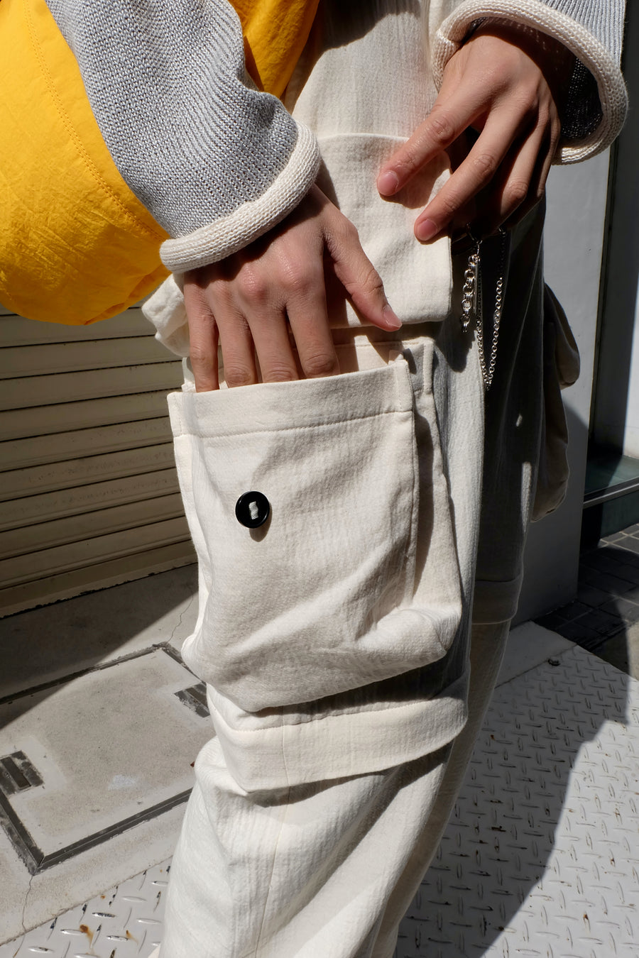 fluss  GUSSET CARGO TROUSERS(OFF WHITE)