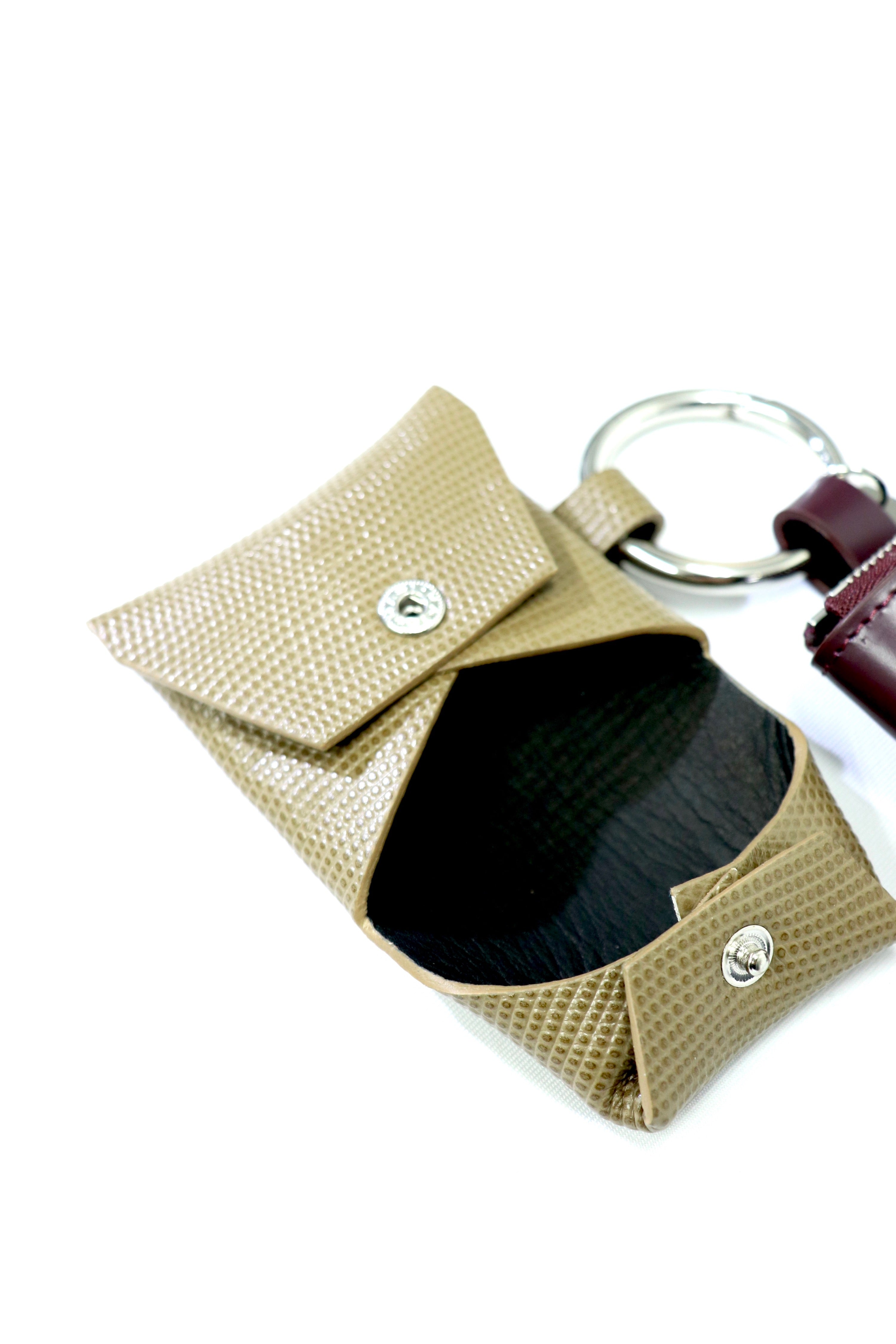 キーホルダー soe READY TO WEAR MODEL Leather KeyRing soe(ソーイ)のLeather Key Ring BURGUNDY / BEIGEの通販｜PALETTE art