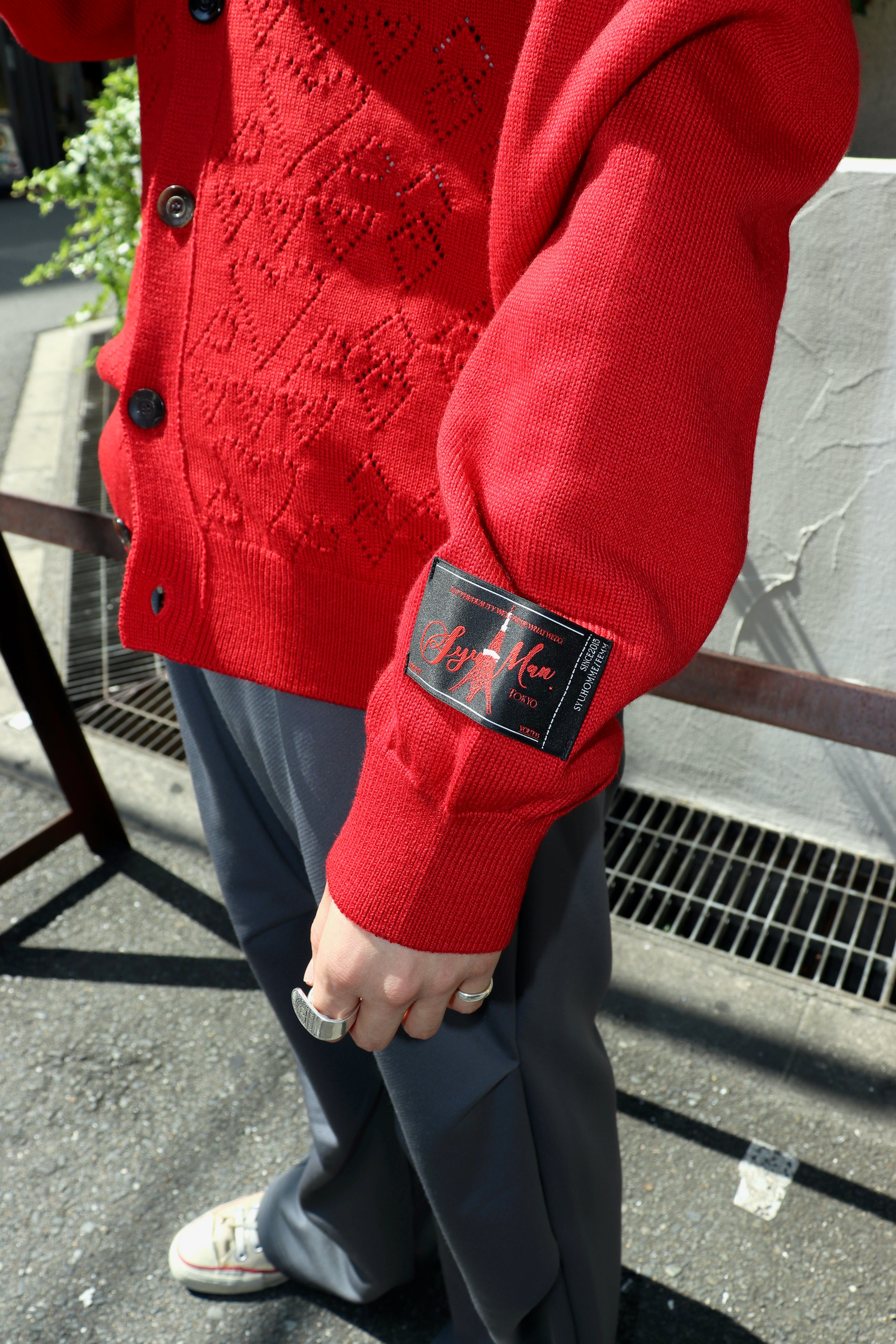 syu man × p.a.a カーディガン SYU.HOMME/FEMM(シュウオムフェム)のLove is never wrong cardiganの