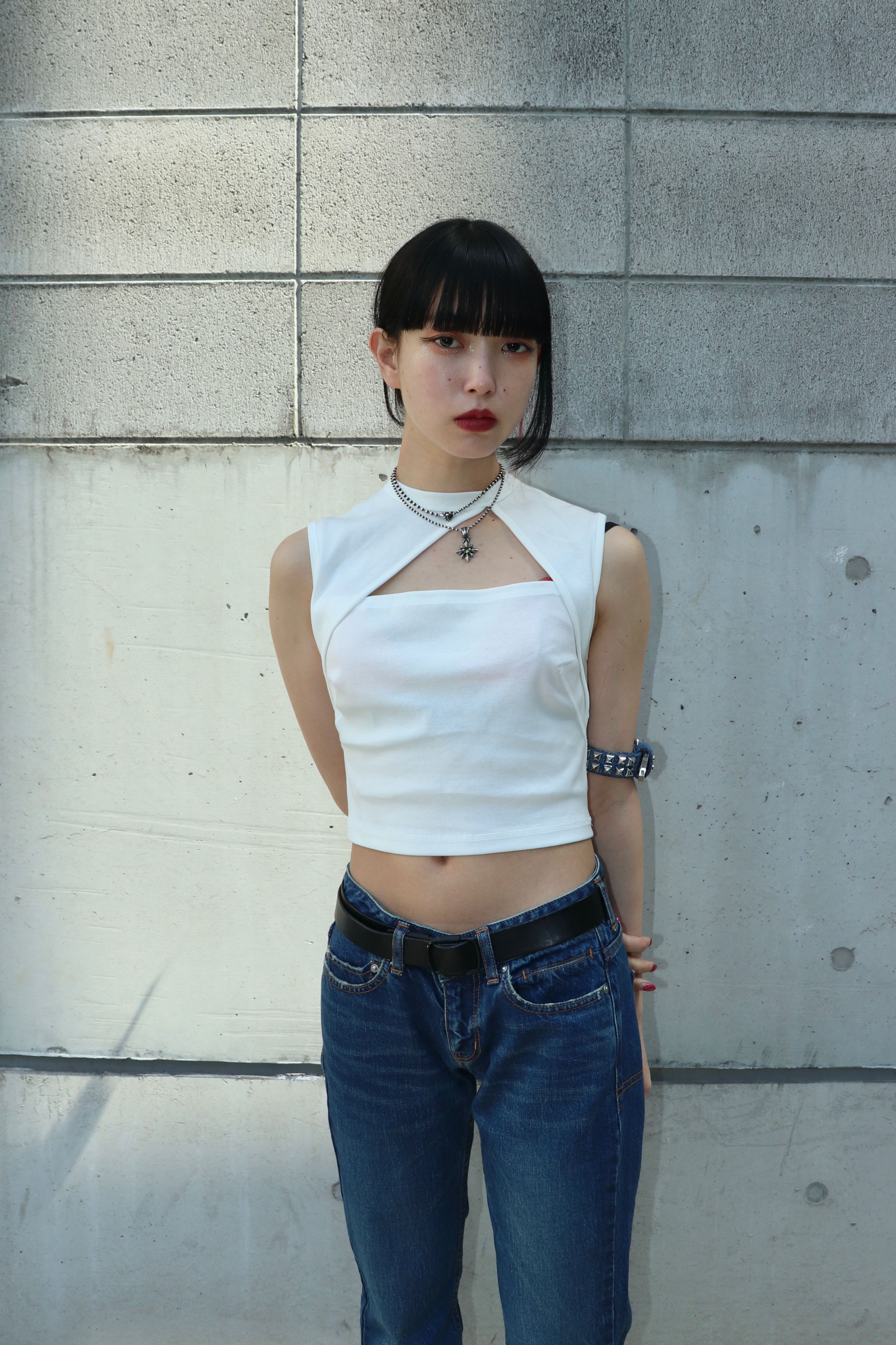 FETICO(フェティコ)のTRIANGLE CUT SLEEVELESS TOP WHITE(トップス)の 