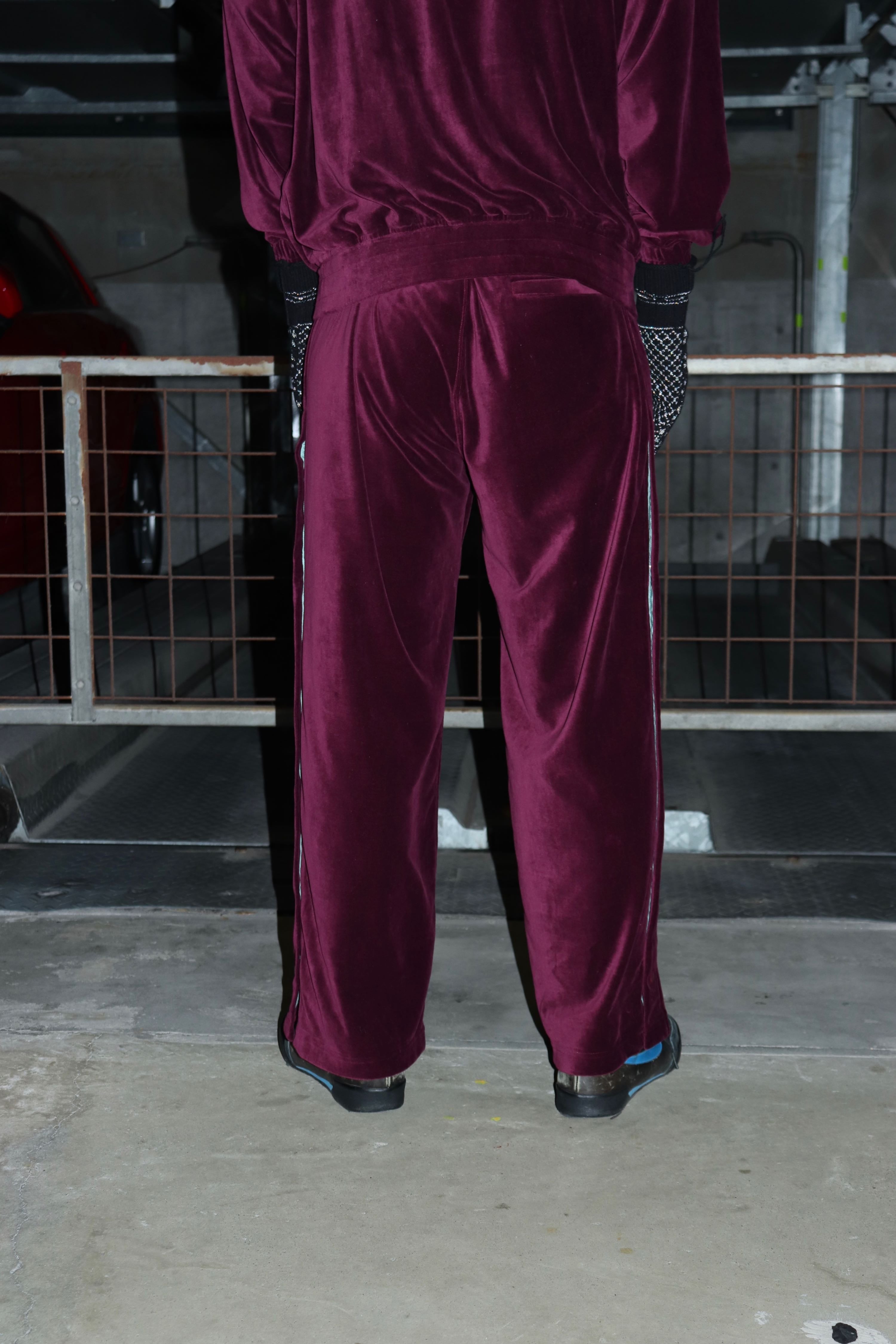 LITTLEBIG(リトルビッグ)のVelour Track Pants Bordeaux(トラックパンツ)の通販｜PALETTE art  aliveのオンラインショップ – PALETTE art alive ONLINE STORE