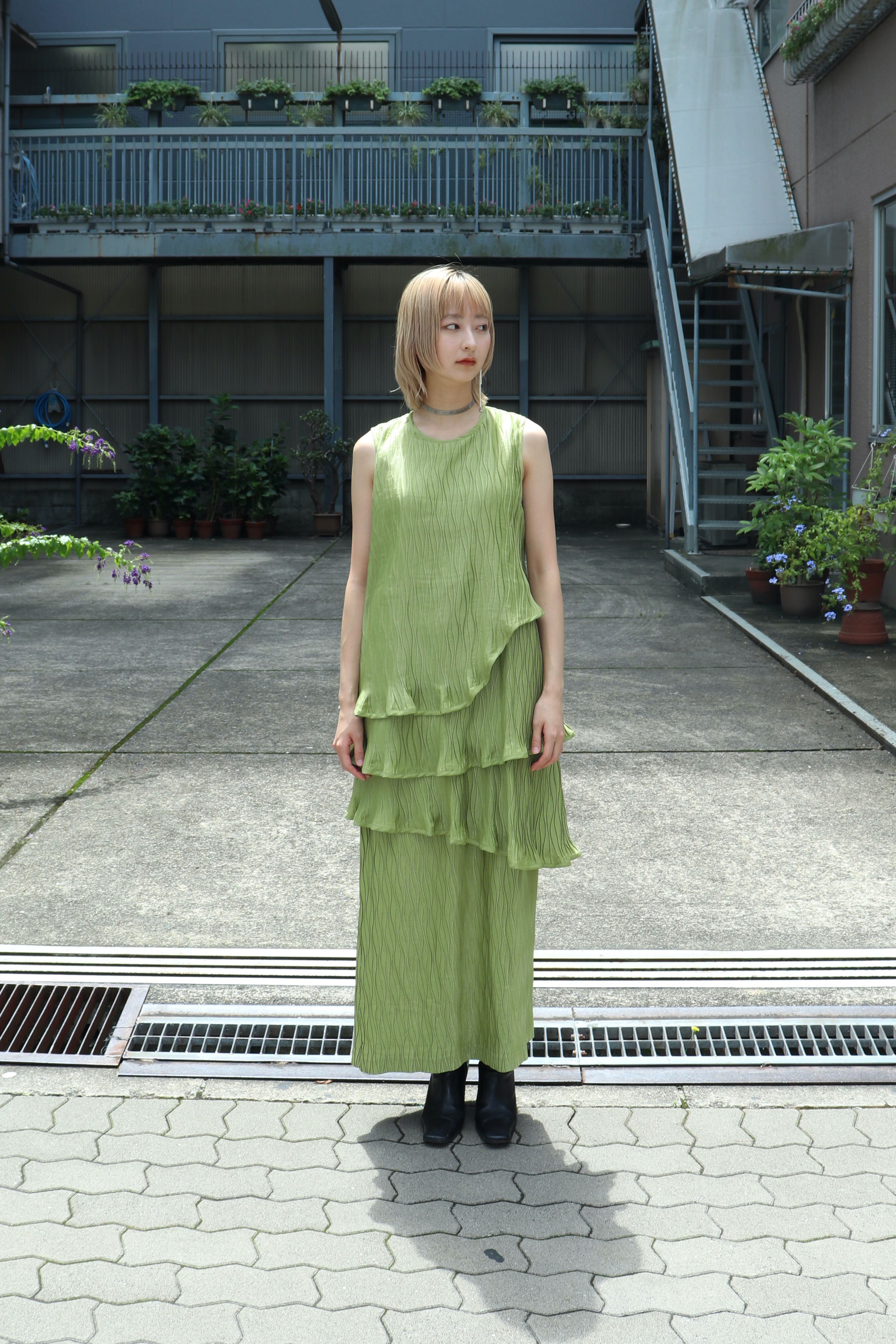 BELPER(ベルパー)のPLEATED DRESS GREEN(プリーツドレス)の通販