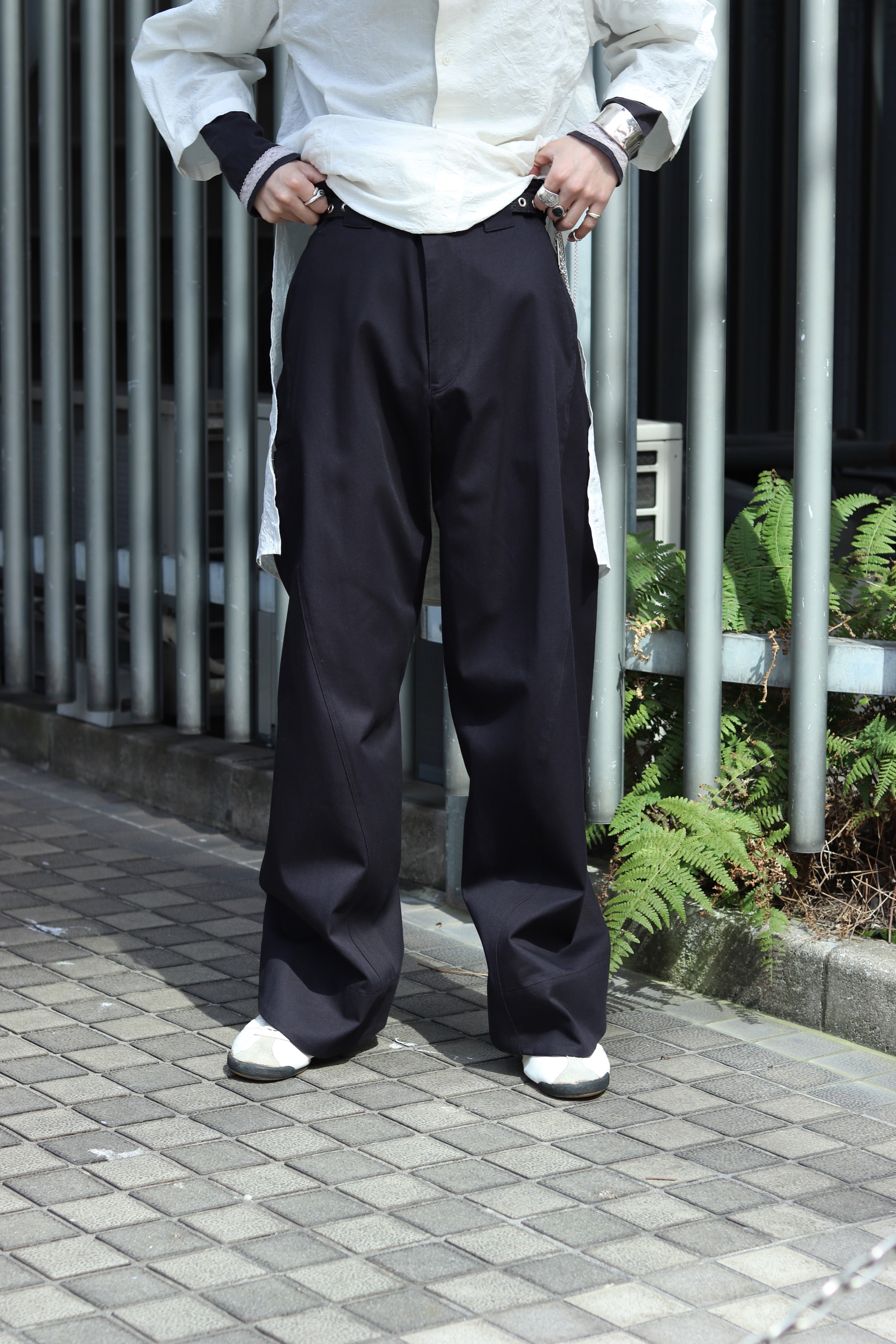 YUKI HASHIMOTO(ユウキハシモト)のTWISTED WORK PANTS BLACKの通販｜PALETTE art  aliveのオンラインショップ – PALETTE art alive ONLINE STORE