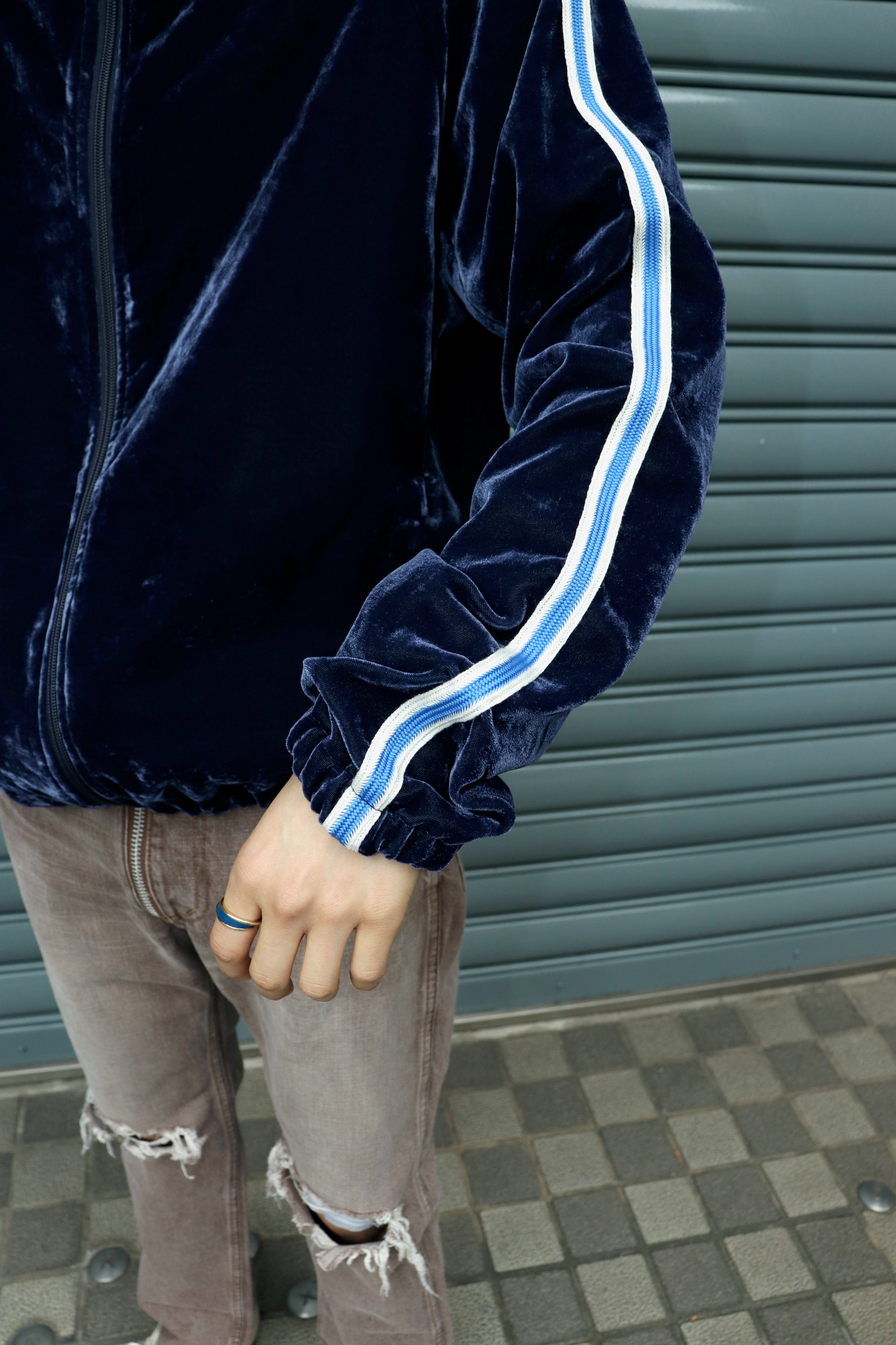 soe(ソーイ)のVelour Track Jacket 