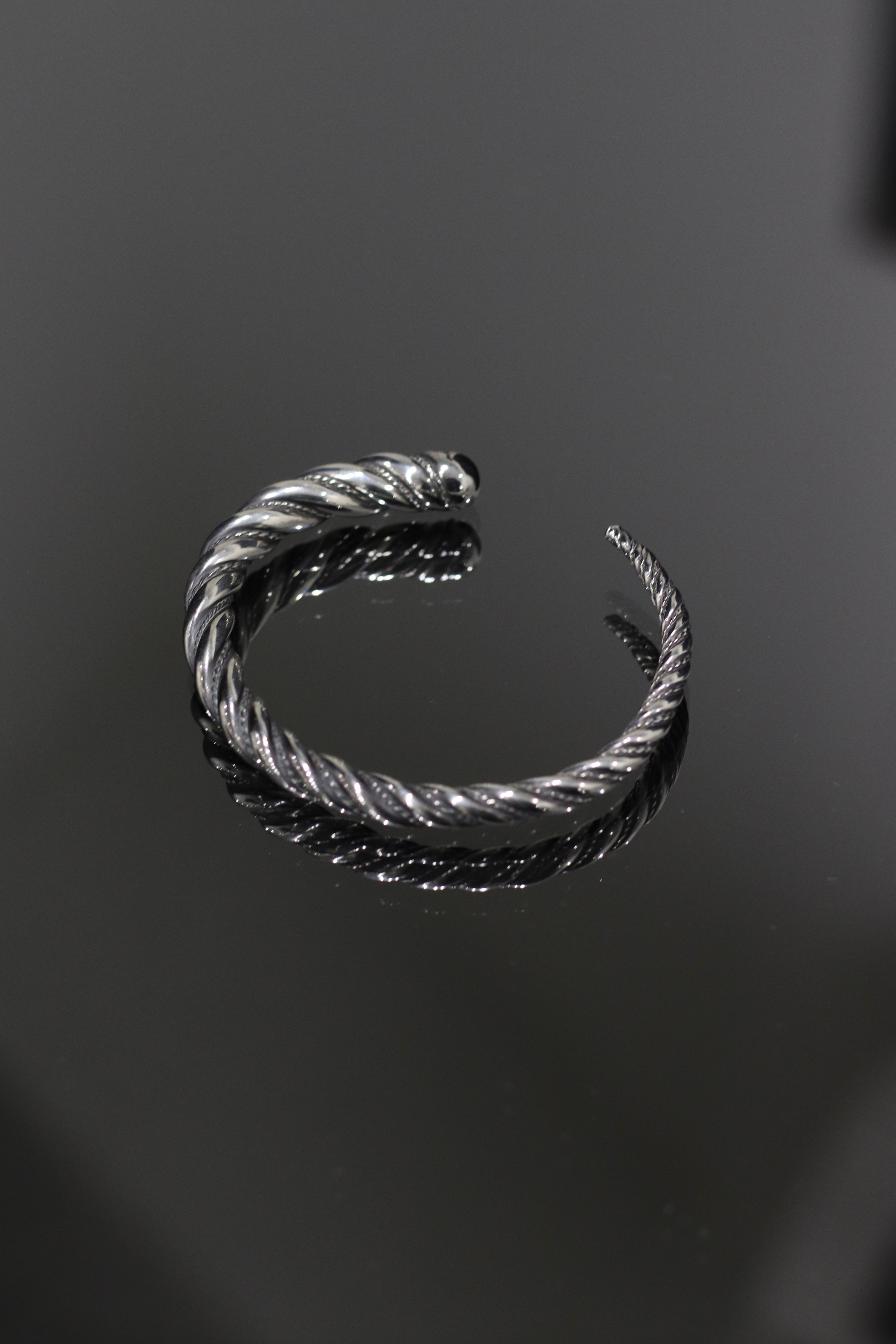 SUGARHILL TRI-CRESENDO BANGLE ゴールド SUGARHILL(シュガーヒル)のTRI-CRESENDO BANGLEの通販｜PALETTE art
