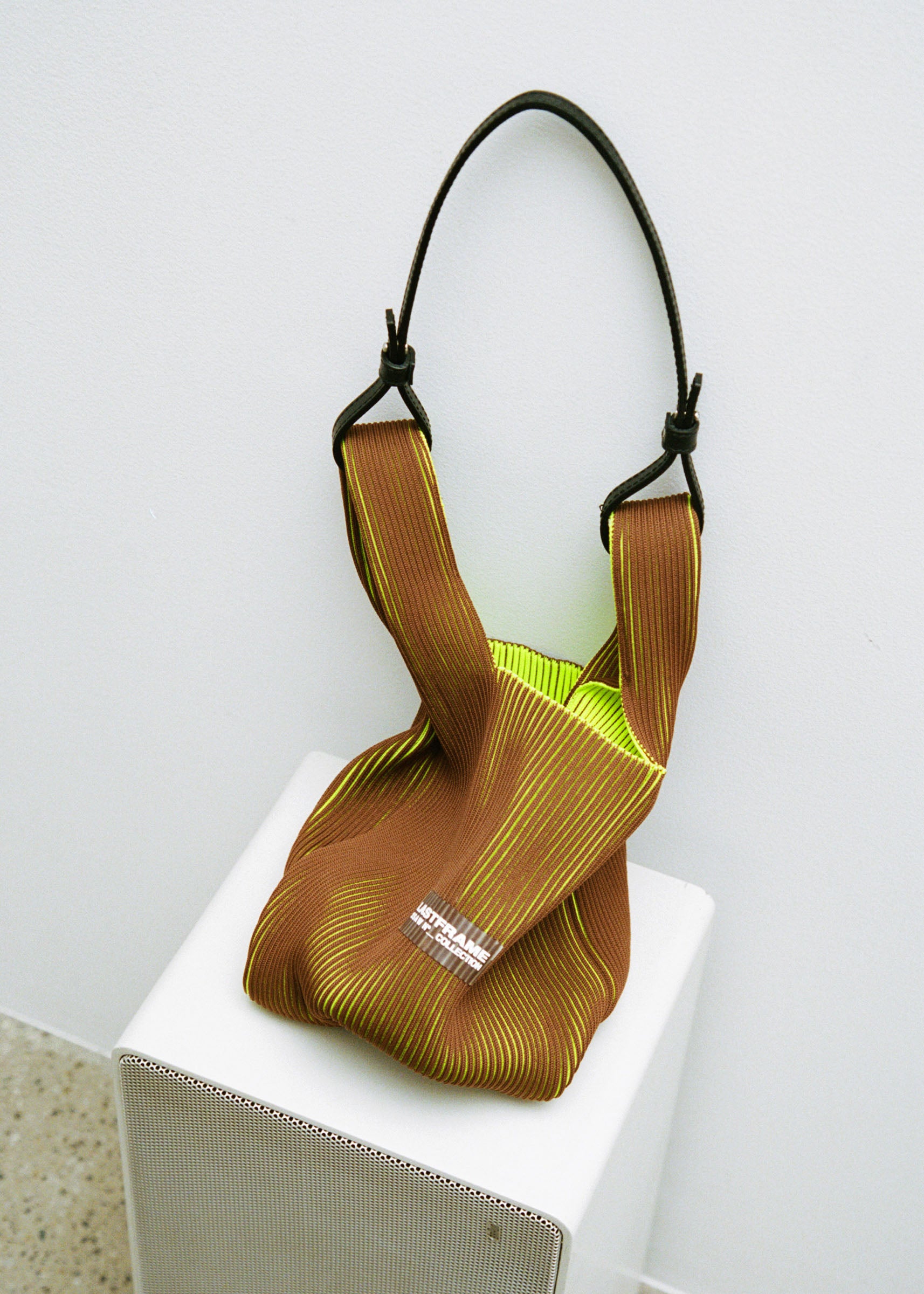 LASTFRAME(ラストフレーム)のTWO TONE MARKET BAG SMALL BLACK x NEON