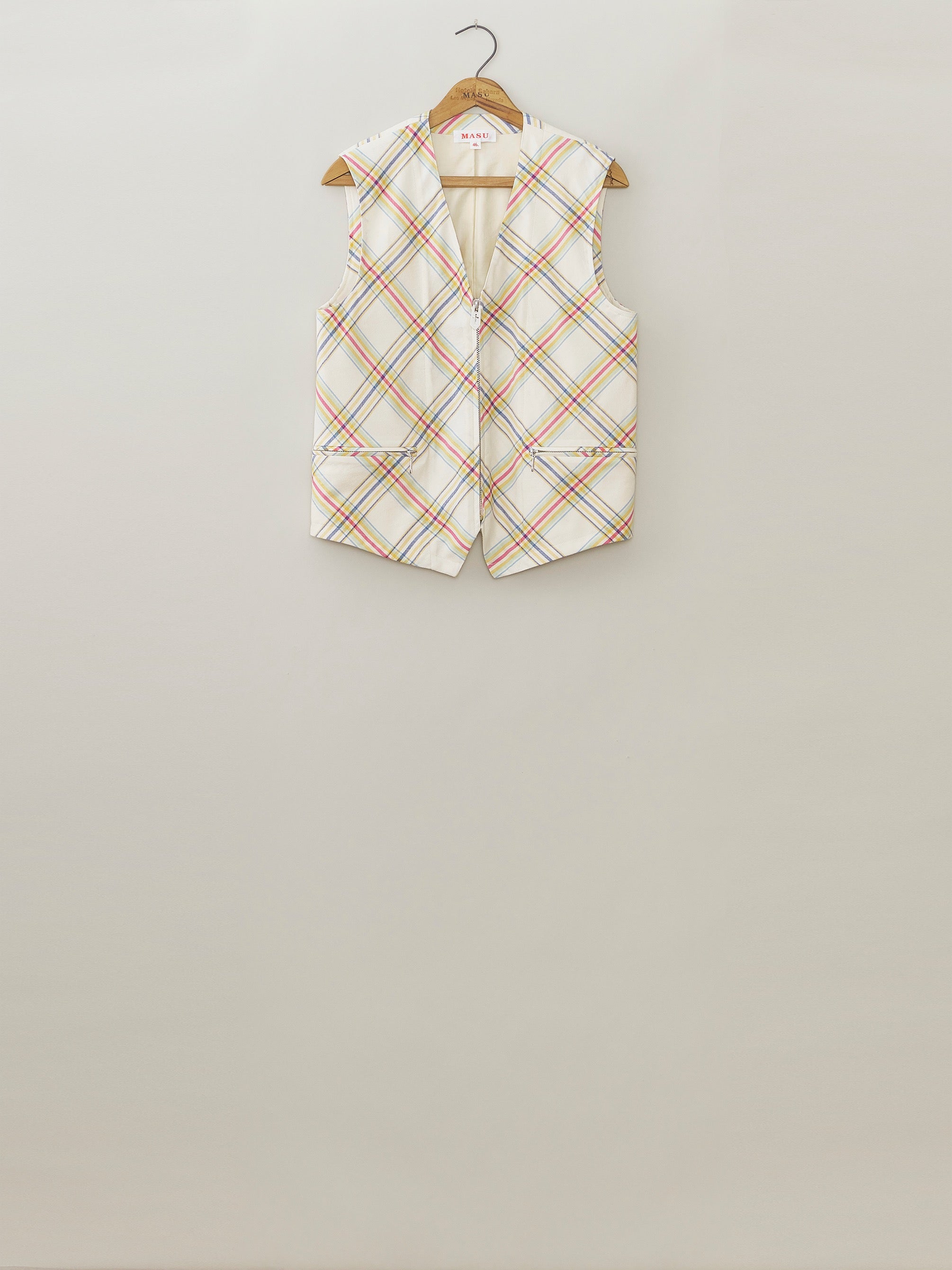 トップス MASU ZIP-UP BIAS VEST 22ss MASU(エムエーエスユー)のZIP-UP BIAS VEST WHITEの通販｜PALETTE art
