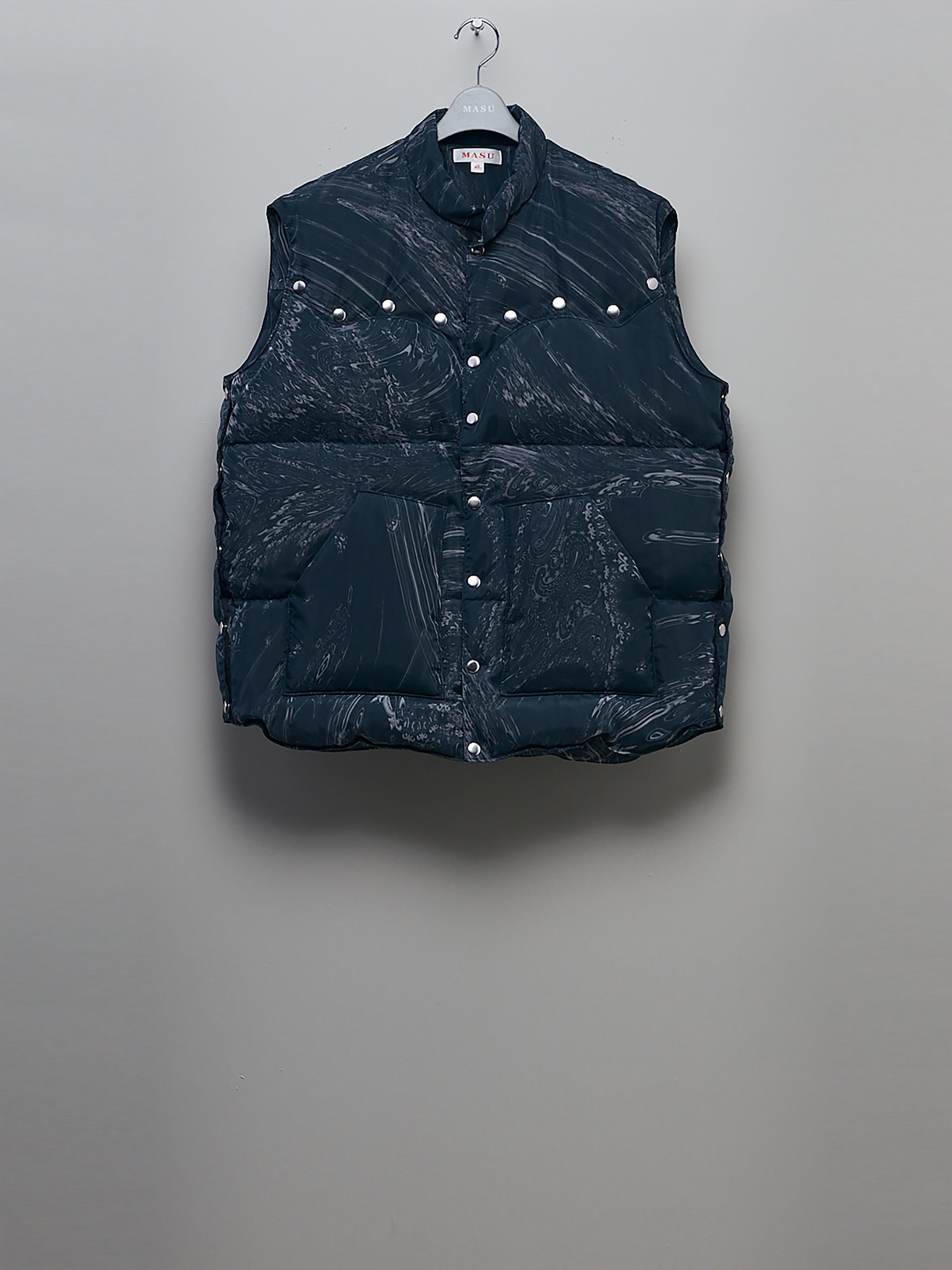 MASU MARBLE BANDANA PUFFER VEST ダウンベスト MASU(エムエーエスユー)のMARBLE BANDANA PUFFER VEST BLACK(ダウン