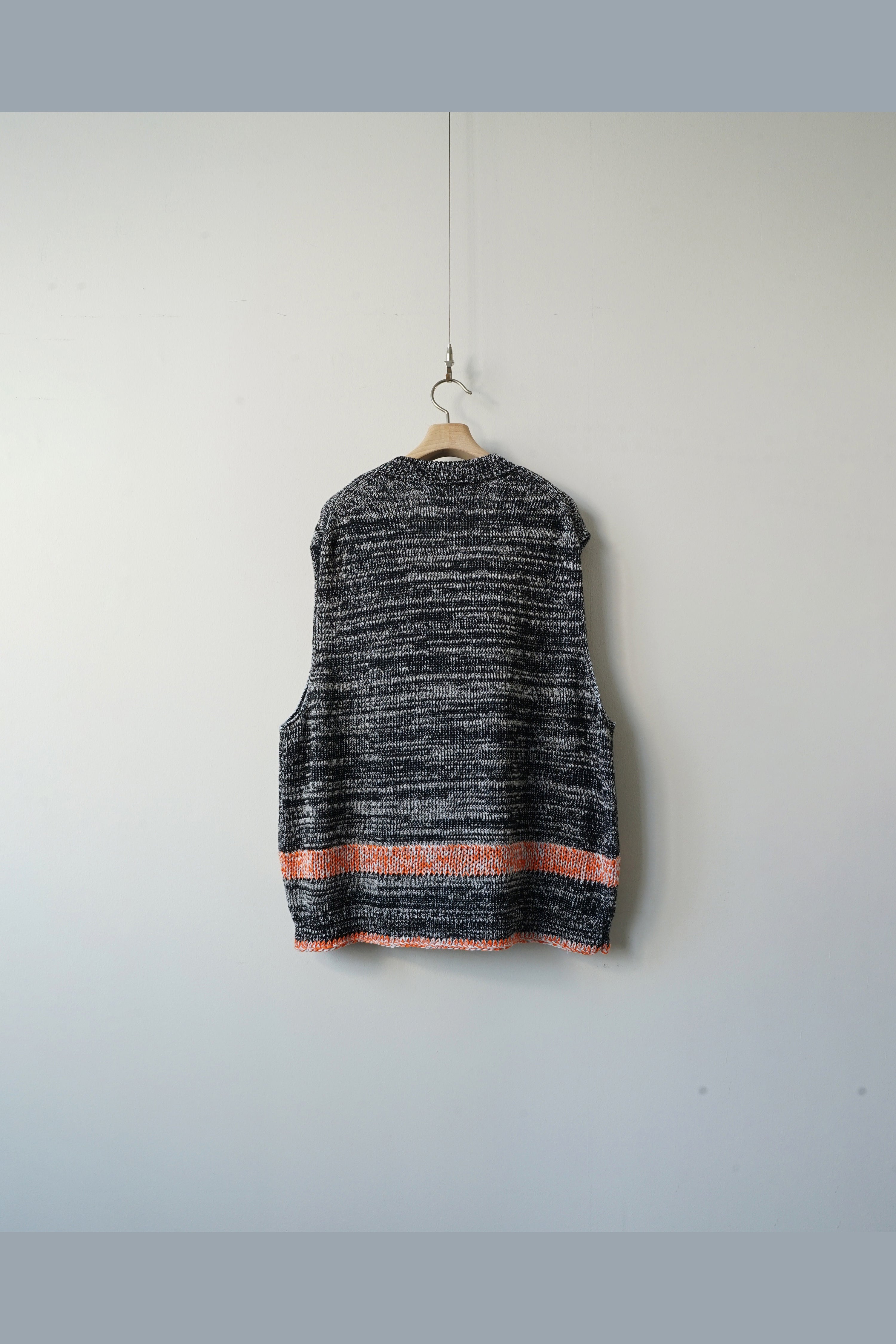 JOHN MASON SMITH(ジョンメイソンスミス)のV NECK KNIT VEST(ベスト)の通販｜PALETTE art  aliveのオンラインショップ – PALETTE art alive ONLINE STORE